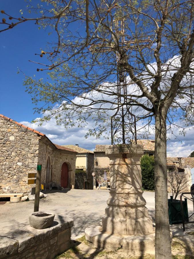 Maison Des Bourgades Saint-Julien-de-Peyrolas Exteriér fotografie