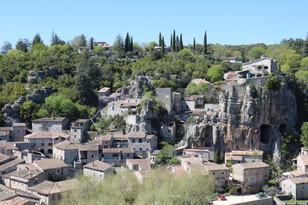 Maison Des Bourgades Saint-Julien-de-Peyrolas Exteriér fotografie